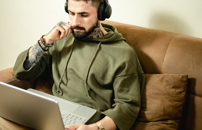 online contet creator